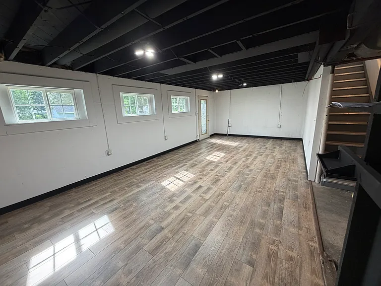 104 Market St — Photo 34