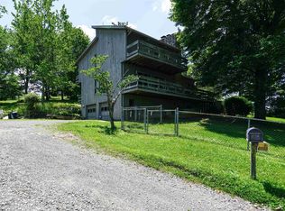 2220 Linn Ann Ln, Fairmont, WV 26554