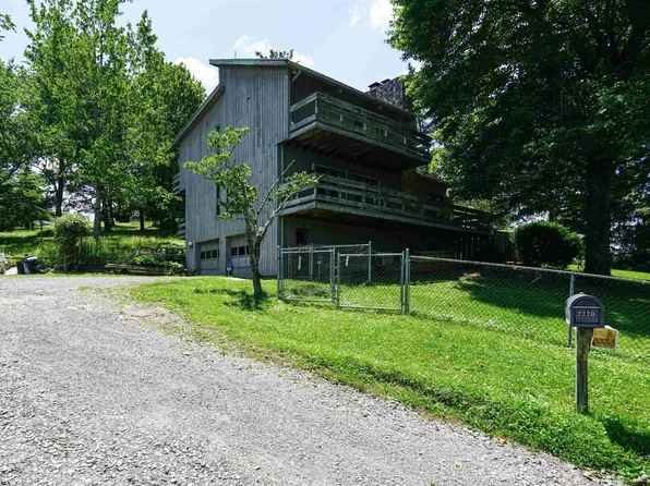 2220 Linn Ann Ln, Fairmont, WV 26554