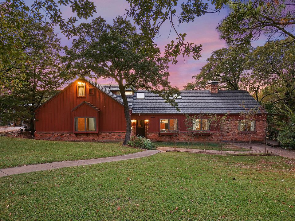 Safe, lake neighborhood, steps from Lake Grapevine.