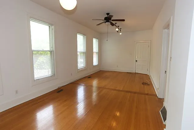1111 W Roscoe St #2 — Photo 10