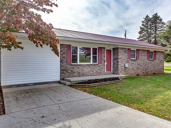 3rd image of 3103 Suzanne St