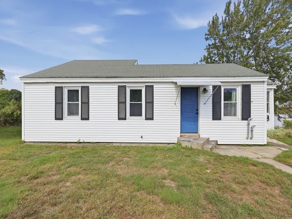 13 Elm St, Leominster, MA 01453