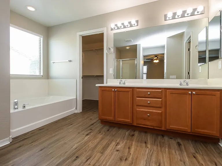 11043 E Silver Springs Ave — Photo 11