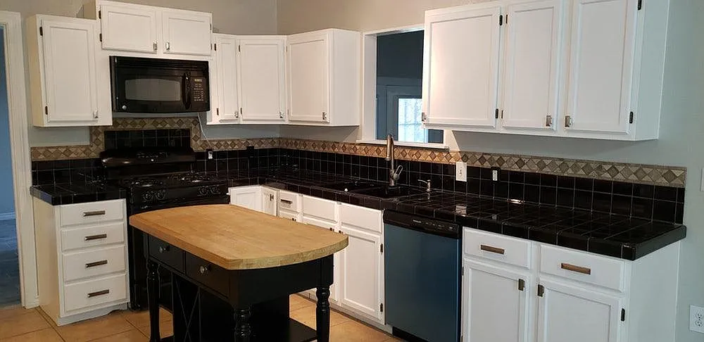 4 bed, 2200 sqft, $2,695 — Photo 3
