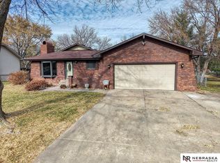 928 Q St, Geneva, NE 68361