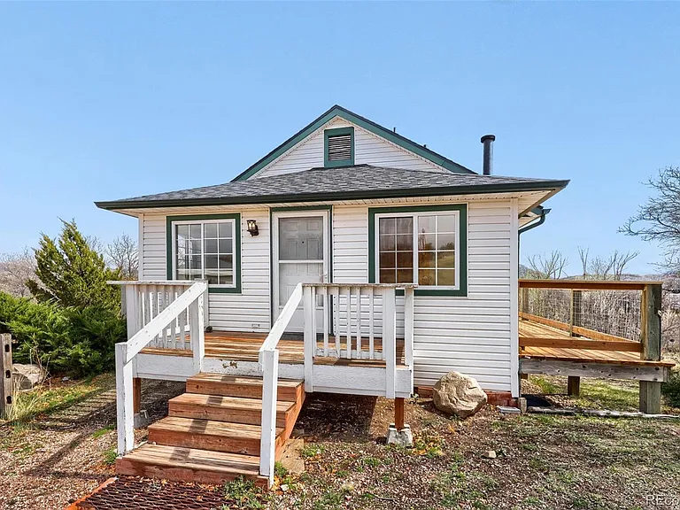 433 W Tomah Rd — Photo 4
