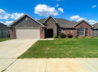 4338 W Divide Dr, Fayetteville, AR 72704