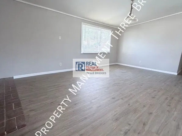 8418 Bayberry Dr, Saint Louis, MO 63134