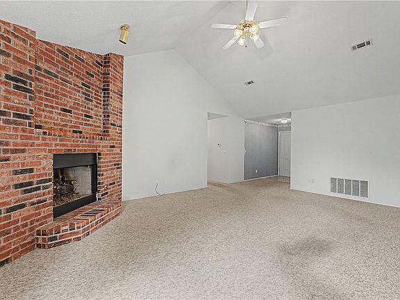 5th image of 1884 Albany St