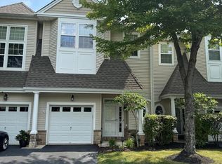 19 Ocean Breeze Ct, Manahawkin, NJ 08050