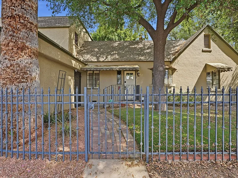 1238 W Coronado Rd — Photo 2