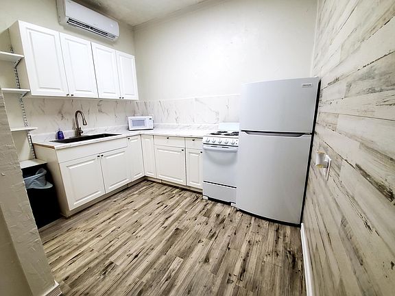 5th image of 301 S M St #6