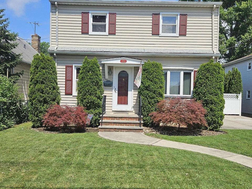1st image of 275 Husson St