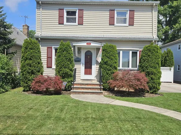 275 Husson St, Staten Island, NY 10306