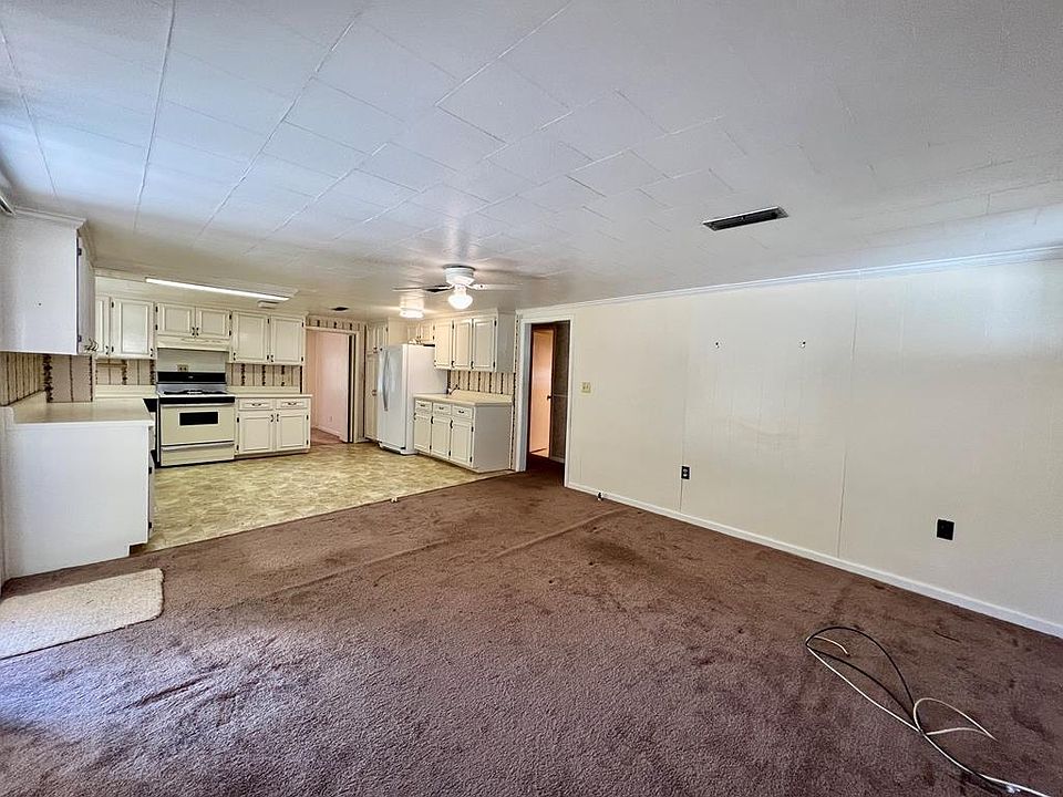 440 W Court St, AL 36375 Zillow