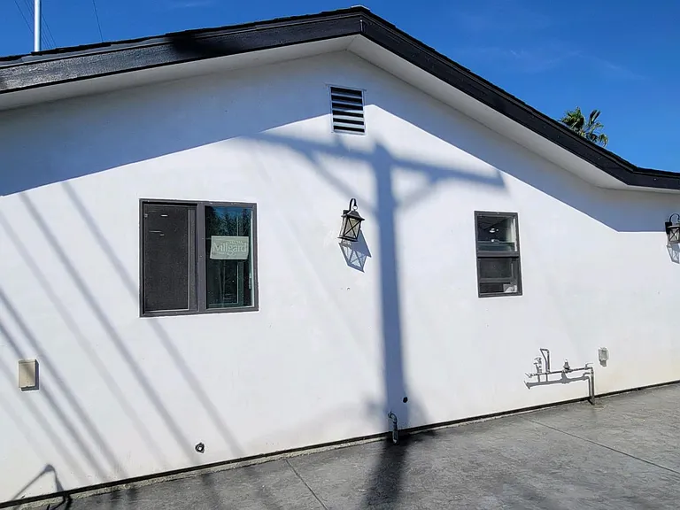 13605 Rayen St — Photo 2