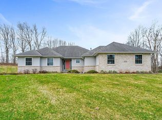 10118 Windy Knoll Ct, Clarkston, MI 48348