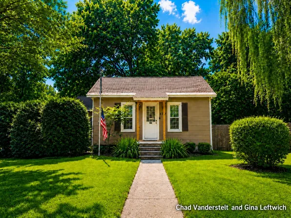 137 Park Ave, Allegan, MI 49010