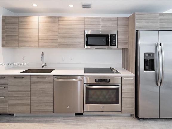 3rd image of 121 NE 34th St Unit 1903