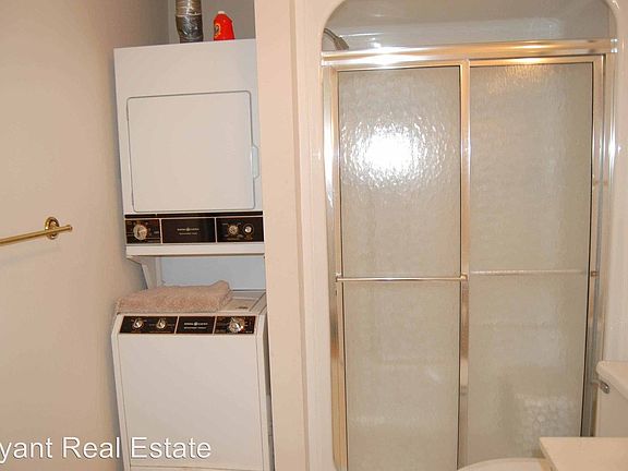 5th image of 8 Sunset Ave APT C
