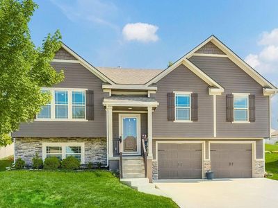 803 SW Apple Grove Ct, Grain Valley, MO, 64029
