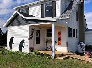 104 Allen Rd, Grand Isle, VT 05458