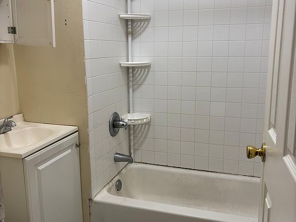 5th image of 32 Hillman St Floor 1