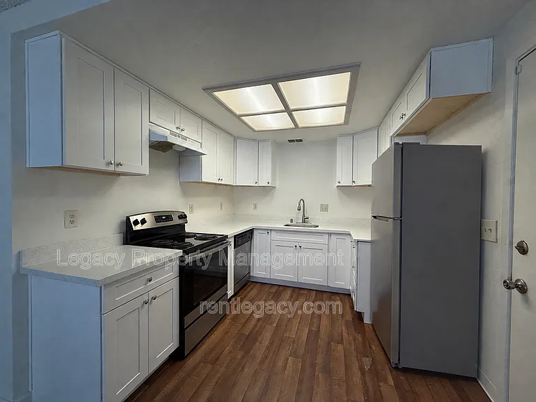 8304 Holly Jill Way — Photo 3