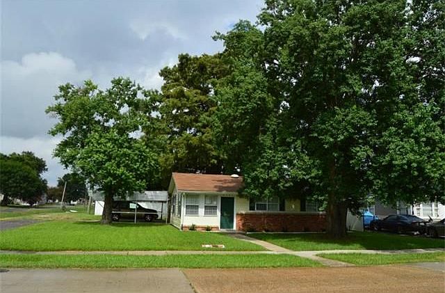 1st image of 2501 Rose Dr