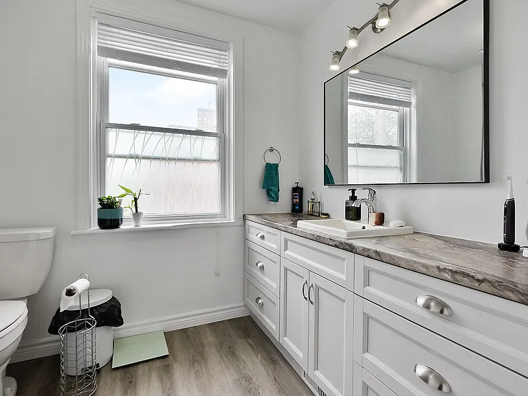 481 Besserer St #1 — Photo 43