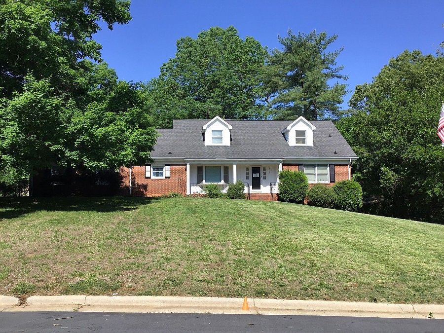1st image of 203 Woodfern Dr