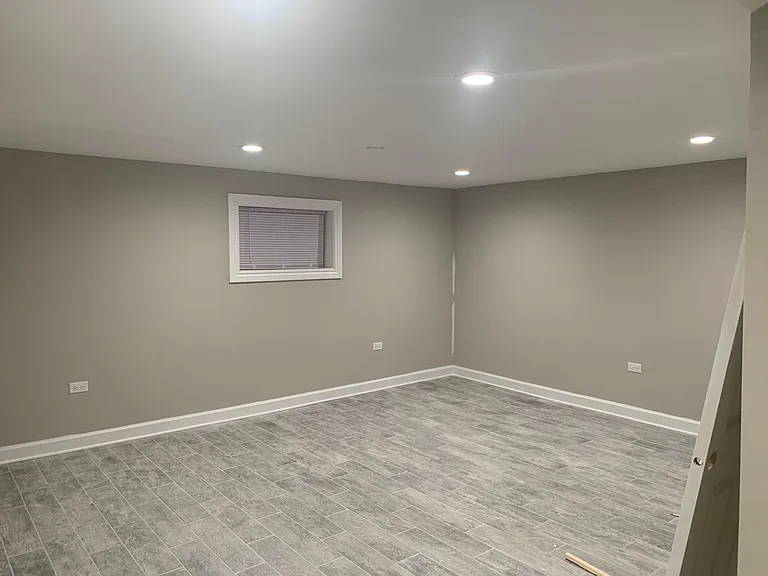 2834 W Berwyn Ave — Photo 4