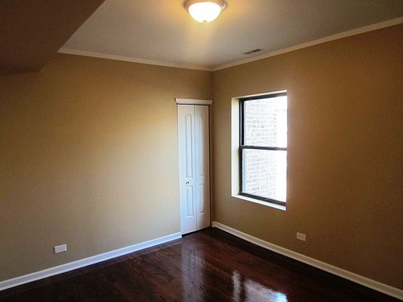 5th image of 1956 E 73rd Pl APT 1