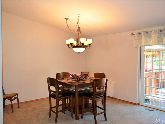 3rd image of 180 E Connemara Way