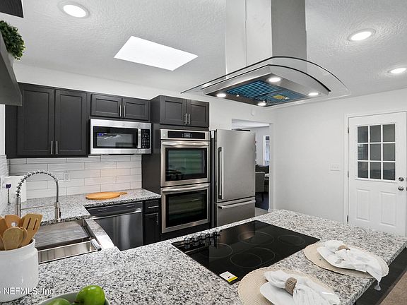 4th image of 3875 FERNGLEN Drive