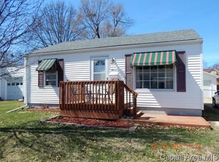 11 Harriet Ln, Springfield, IL 62702