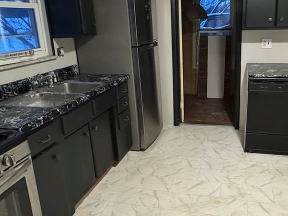 5th image of 608 Southern Ave #608