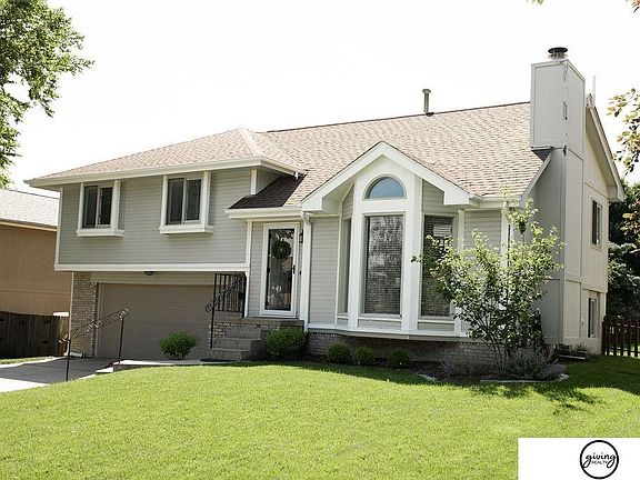 2nd image of 116 Carolina Dr S