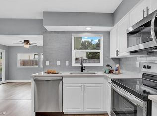 1176R Friar Tuck Ln, Dunedin, FL 34698