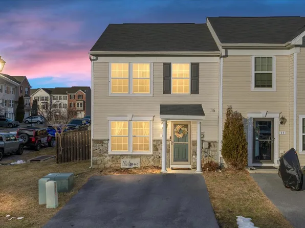 11 Fast View Dr, Martinsburg, WV 25404