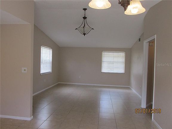 3rd image of 840 Coleman Ave