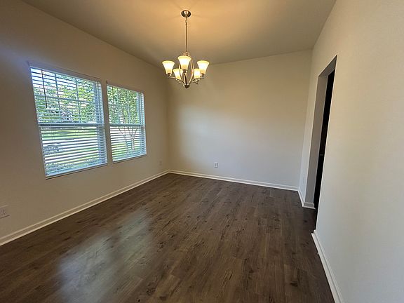 Den / Flex / Main floor office