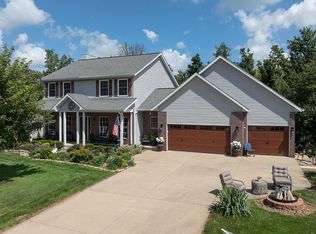 3010 Cedar Ridge Dr NE, Cedar Rapids, IA 52402