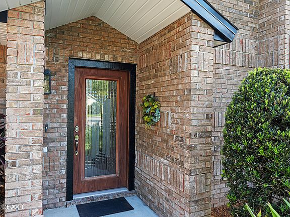 4th image of 63 Carriage Creek Way