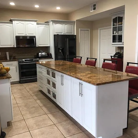 2226 Westbourne Dr — Photo 12