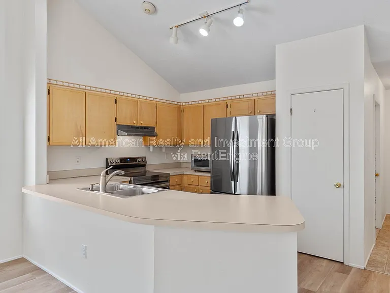 510 Woodland Park Cir — Photo 7