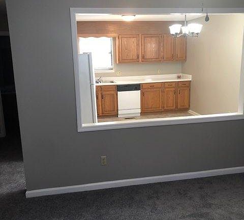 3rd image of 4905 Court Dr #A