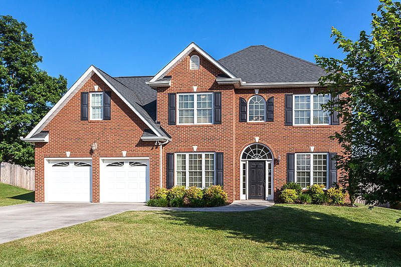 1st image of 607 Balmoral Ln