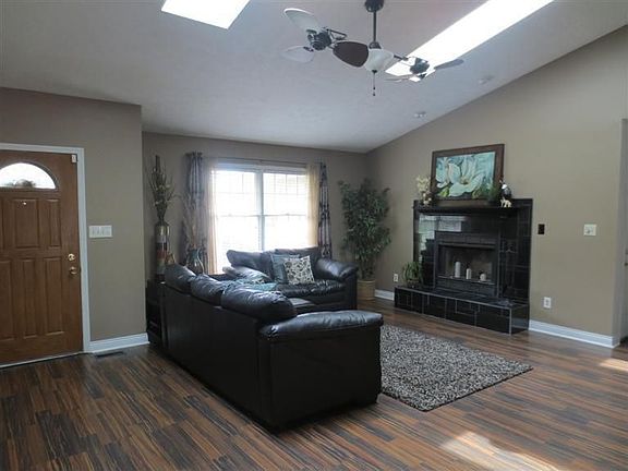 5th image of 7610 Essington Cir